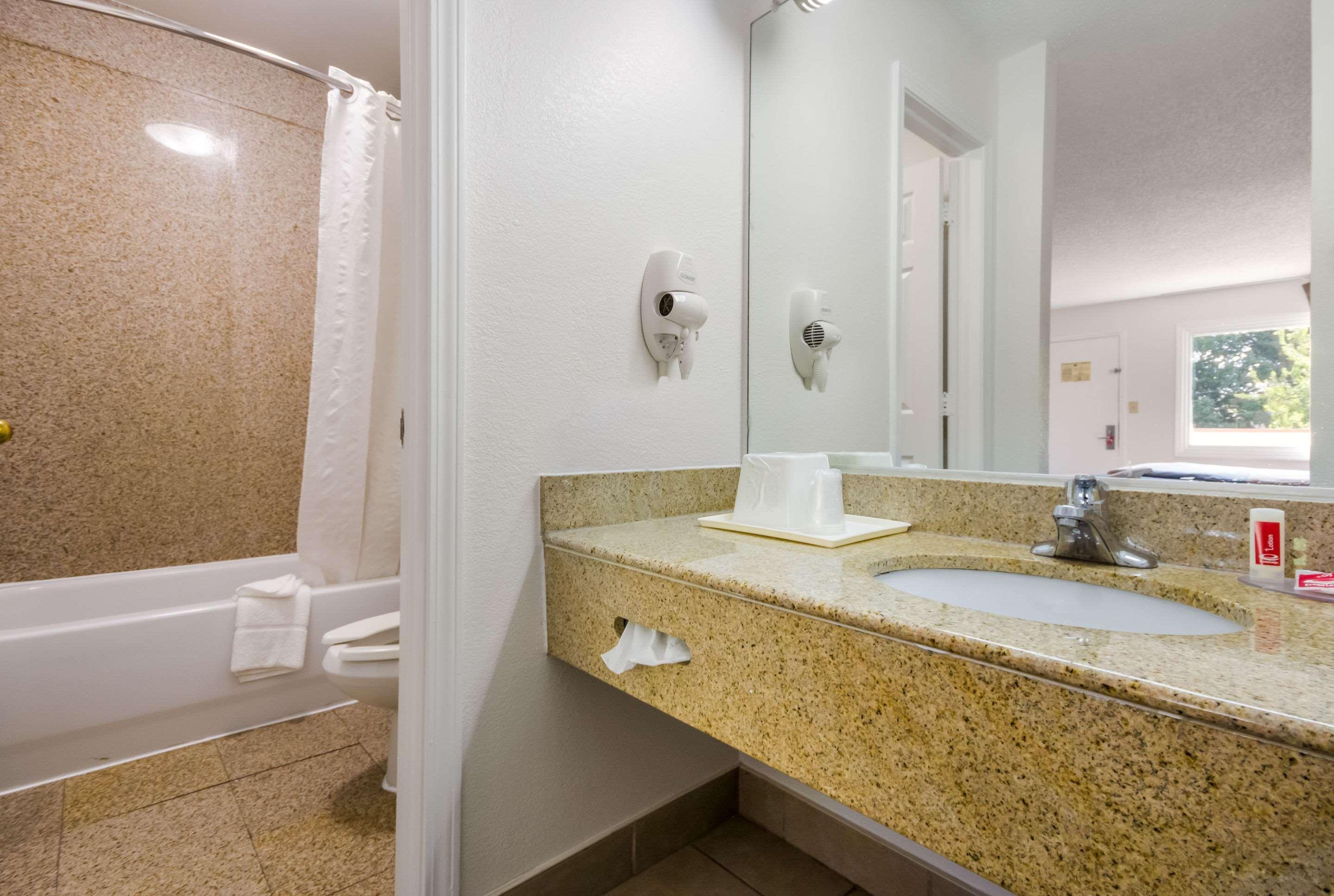 Econo Lodge Little Creek Norfolk Esterno foto