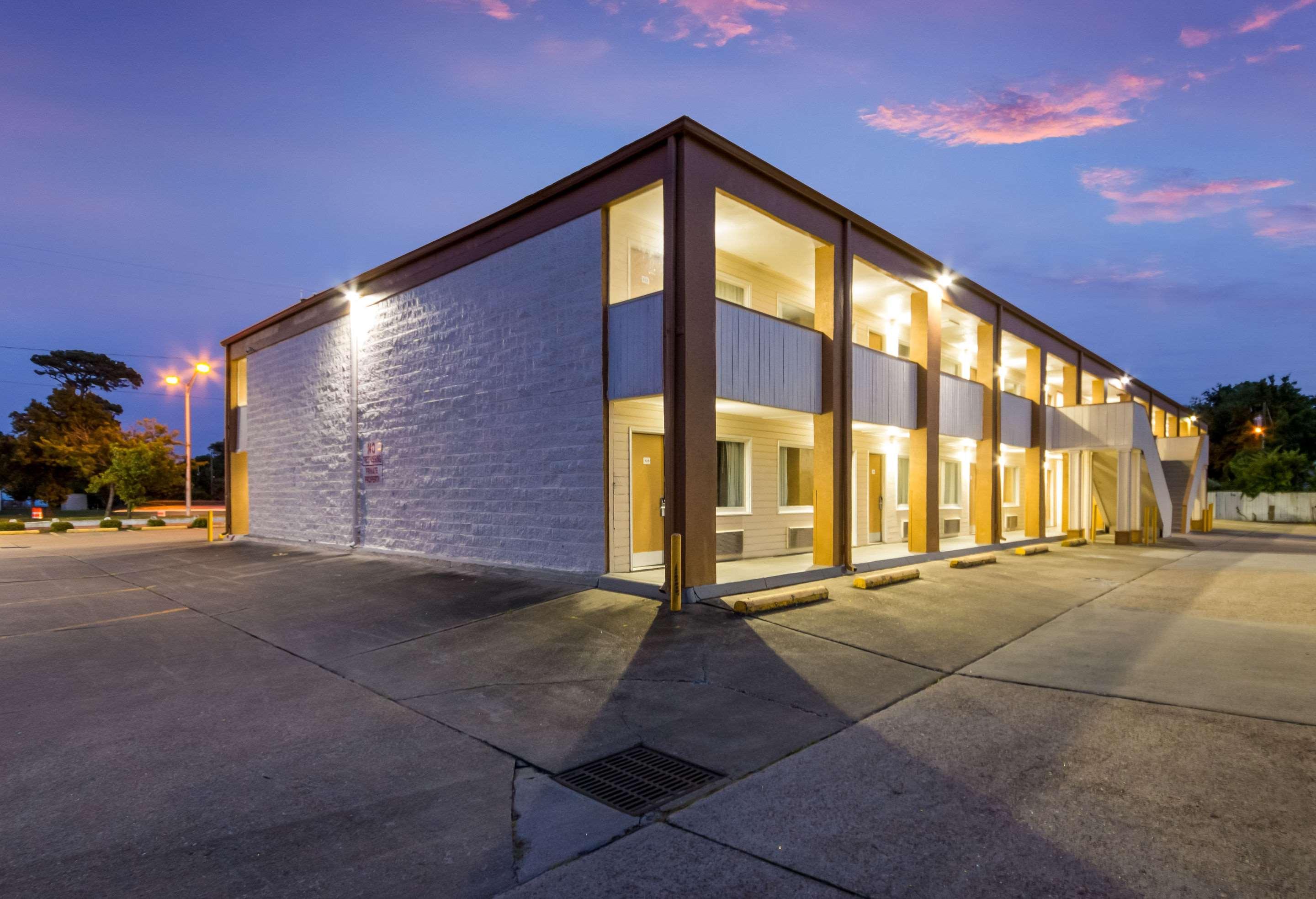 Econo Lodge Little Creek Norfolk Esterno foto